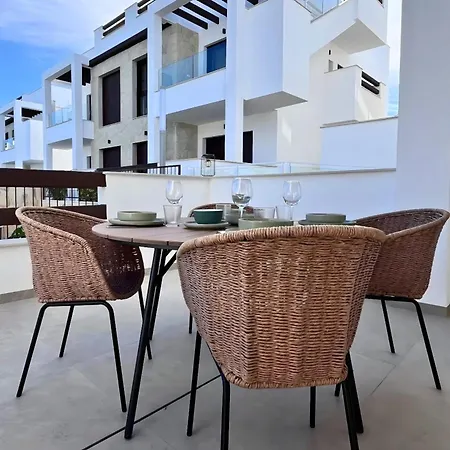 아파트 Modern With Swimming Pool And Terraces *