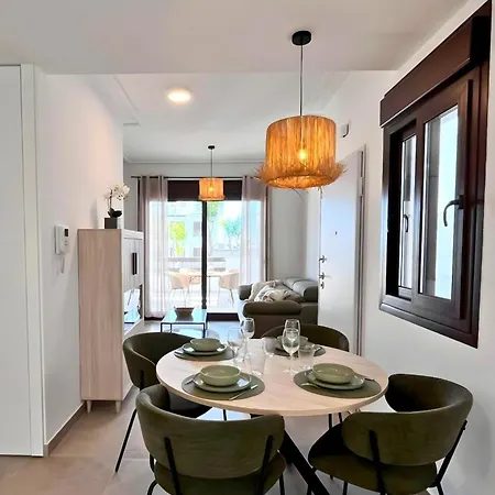 Modern With Swimming Pool And Terraces 아파트 *