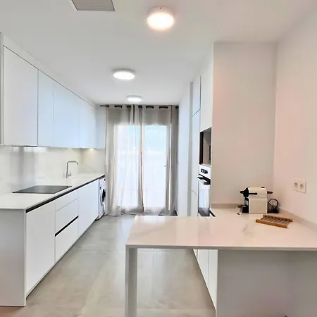 Modern With Swimming Pool And Terraces 아파트 *