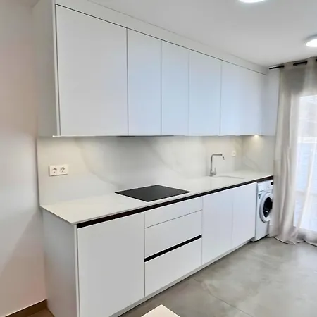 Modern With Swimming Pool And Terraces * 또레비에하