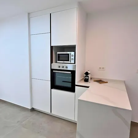 아파트 Modern With Swimming Pool And Terraces