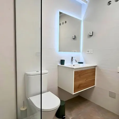 Modern With Swimming Pool And Terraces 아파트 *