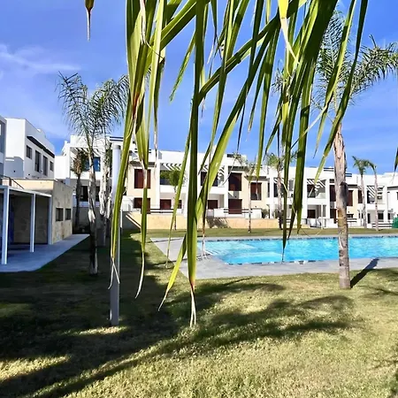 Lejlighed Modern With Swimming Pool And Terraces