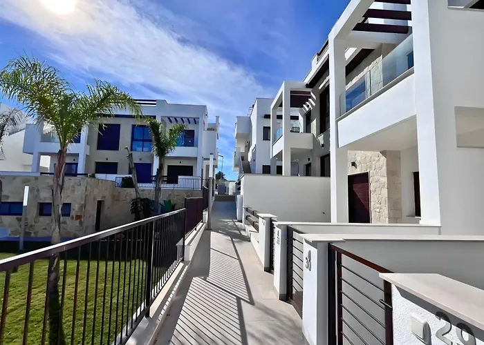 Lejlighed Modern With Swimming Pool And Terraces