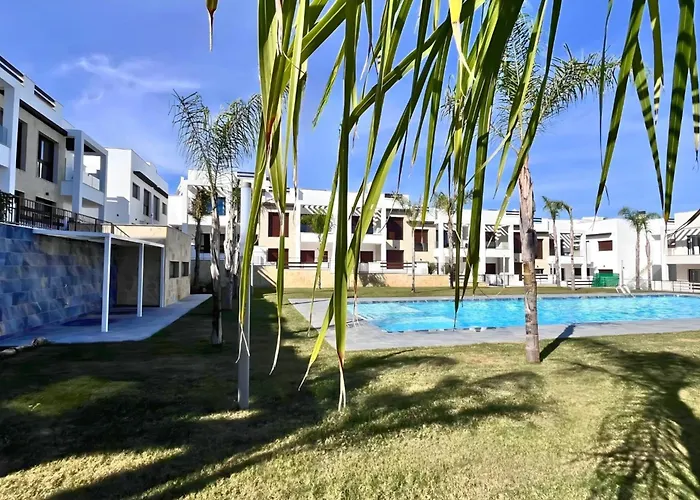 Lejlighed Modern With Swimming Pool And Terraces