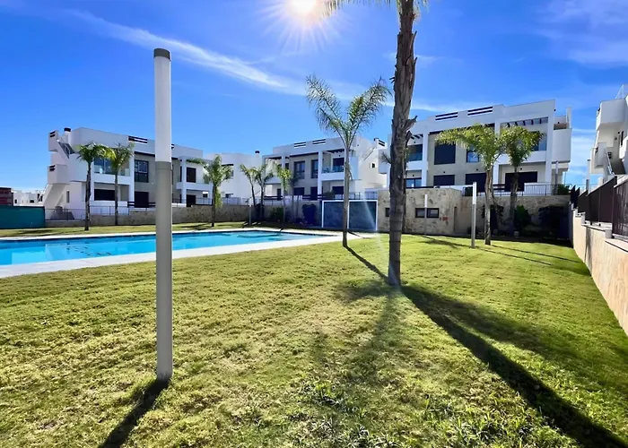 Lejlighed Modern With Swimming Pool And Terraces